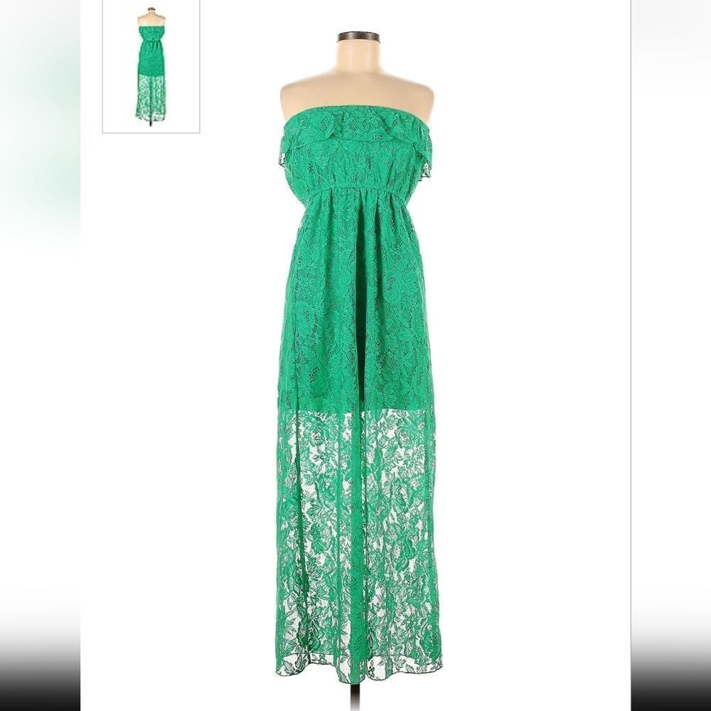 Strapless dress.  By trixxi